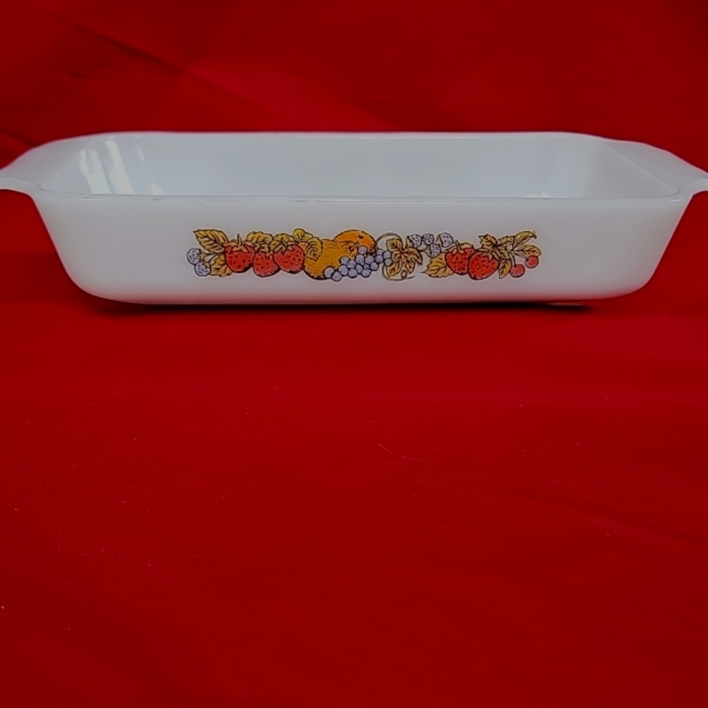 VINTAGE ANCHOR HOCKING FIRE KING #432 WHITE FRUIT HARVEST DESIGN 1.5 QT 12X6.5X2